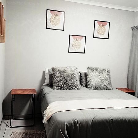 شقة Be Our Guest Near Or Tambo International Airport بوكسبرغ المظهر الخارجي الصورة