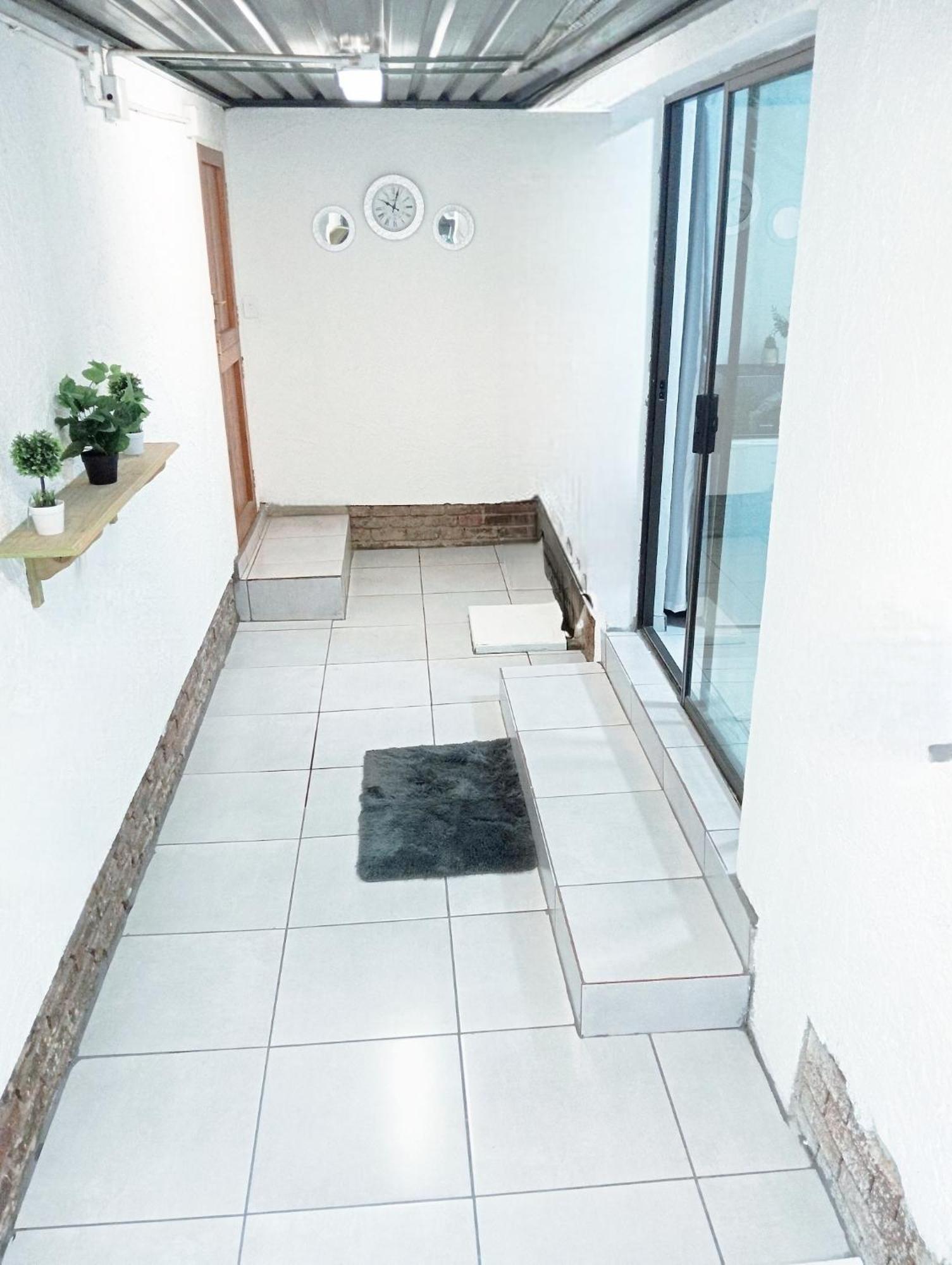 شقة Be Our Guest Near Or Tambo International Airport بوكسبرغ المظهر الخارجي الصورة